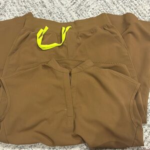 FIGS OVER SIZED BROWN FLARE PANTS AND OVER SIZED SHIRT. Shirt fits like a S/M